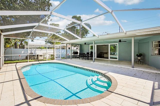 9622 OAKHURST ROAD, Seminole, FL 33776