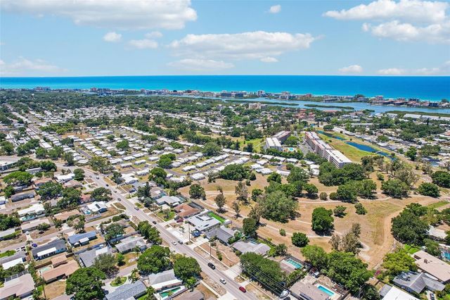 9622 OAKHURST ROAD, Seminole, FL 33776