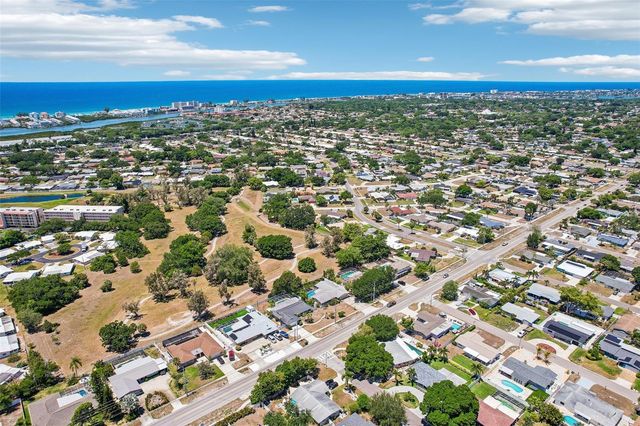 9622 OAKHURST ROAD, Seminole, FL 33776