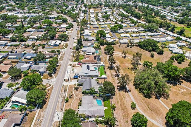 9622 OAKHURST ROAD, Seminole, FL 33776