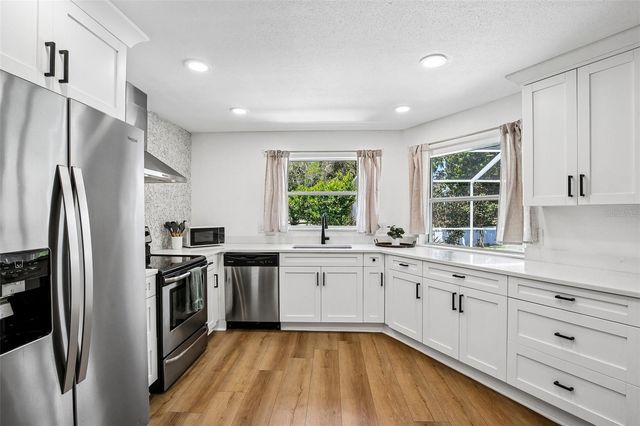 9622 OAKHURST ROAD, Seminole, FL 33776