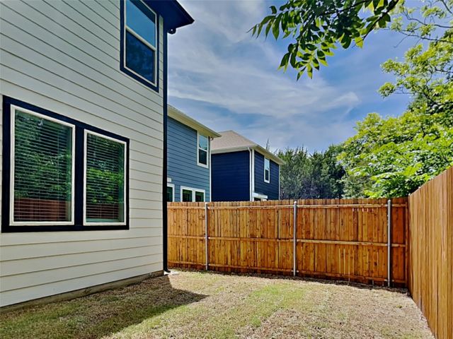 422 Tall Cedar Way, Princeton, TX 75407