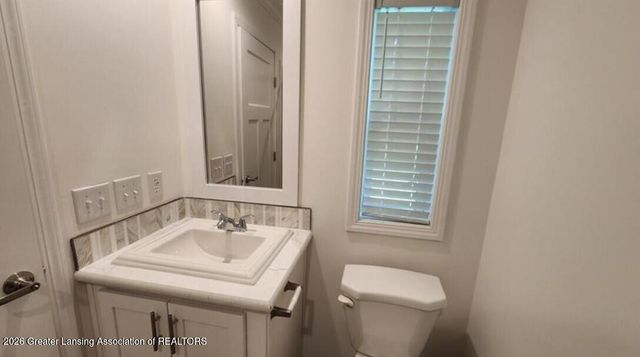 1200 Maple Leaf Court, Charlotte, MI 48813