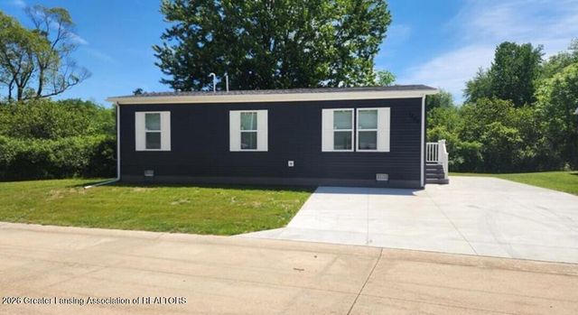 1200 Maple Leaf Court, Charlotte, MI 48813