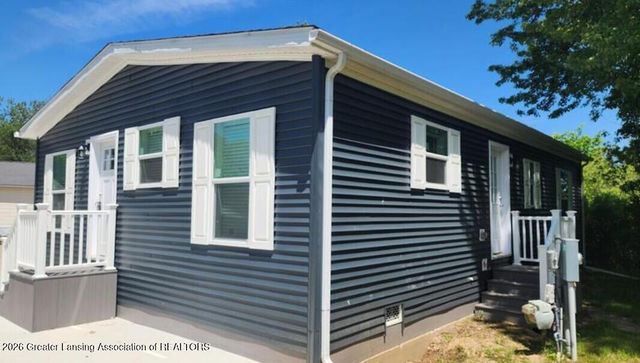 1200 Maple Leaf Court, Charlotte, MI 48813