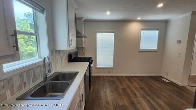 1200 Maple Leaf Court, Charlotte, MI 48813