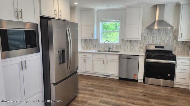1200 Maple Leaf Court, Charlotte, MI 48813