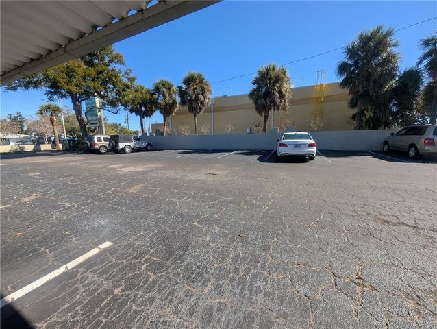 11620 PARK BOULEVARD 209, Seminole, FL 33772