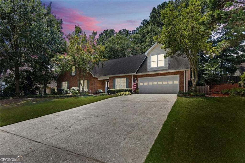 1082 SUNNY GLENN Court, Lawrenceville, GA 30043