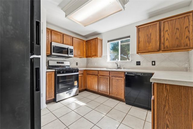 5043 Cleves ST, Round Rock, TX 78681