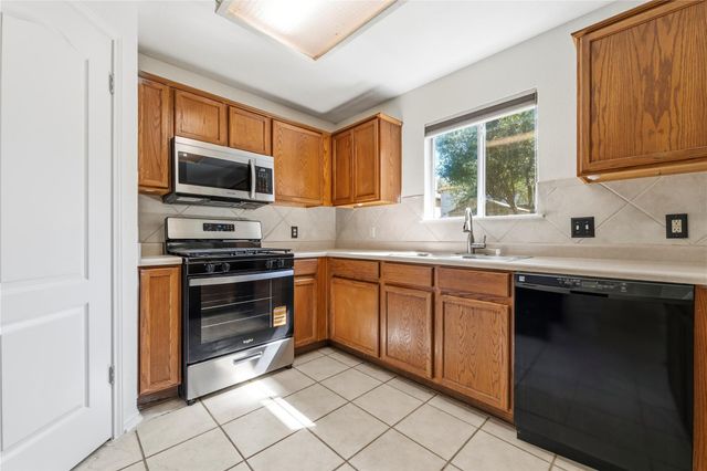 5043 Cleves ST, Round Rock, TX 78681