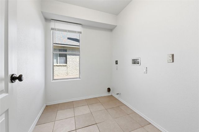 5043 Cleves ST, Round Rock, TX 78681