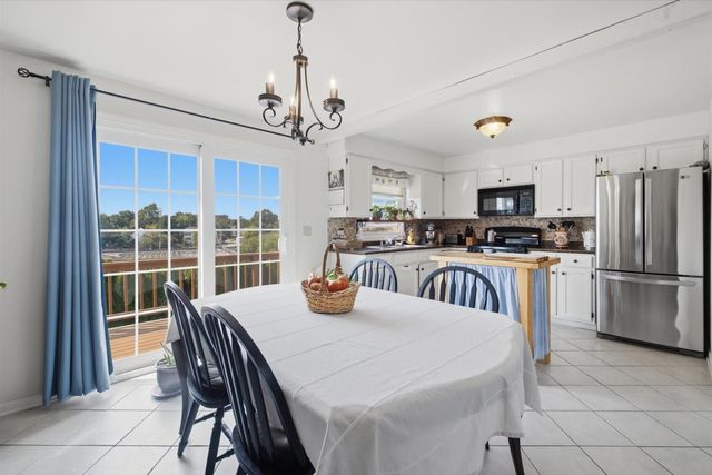 680 N Underwood St, Fall River, MA 02720