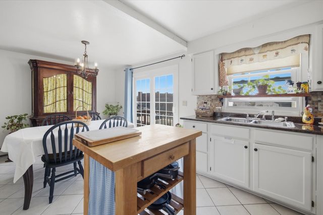 680 N Underwood St, Fall River, MA 02720