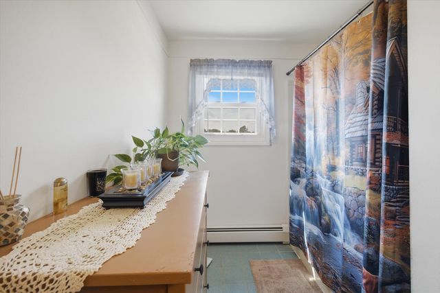 680 N Underwood St, Fall River, MA 02720