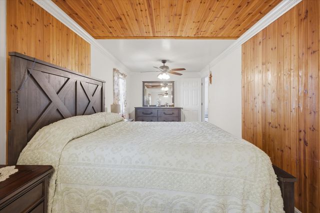 680 N Underwood St, Fall River, MA 02720