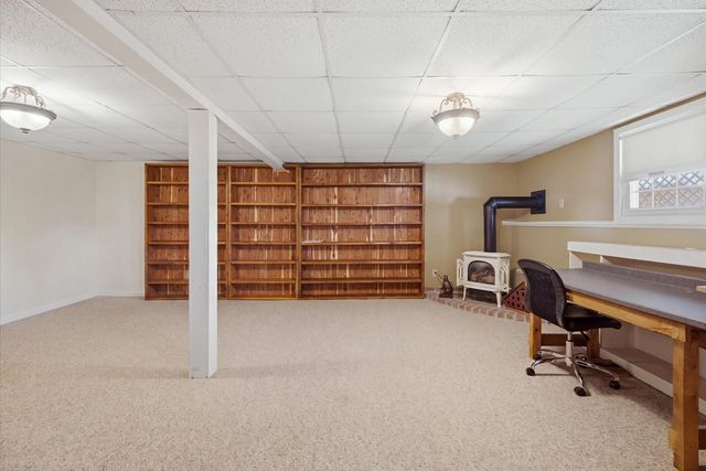 680 N Underwood St, Fall River, MA 02720