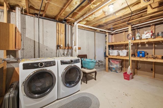 680 N Underwood St, Fall River, MA 02720