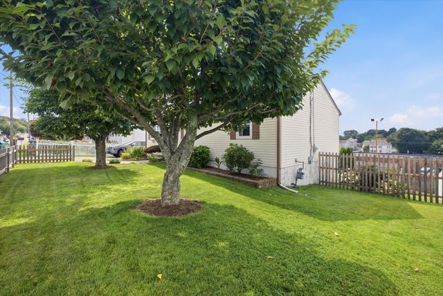 680 N Underwood St, Fall River, MA 02720