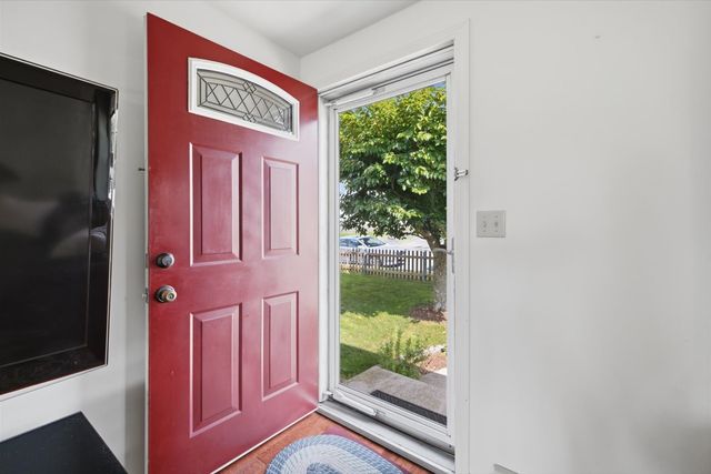 680 N Underwood St, Fall River, MA 02720