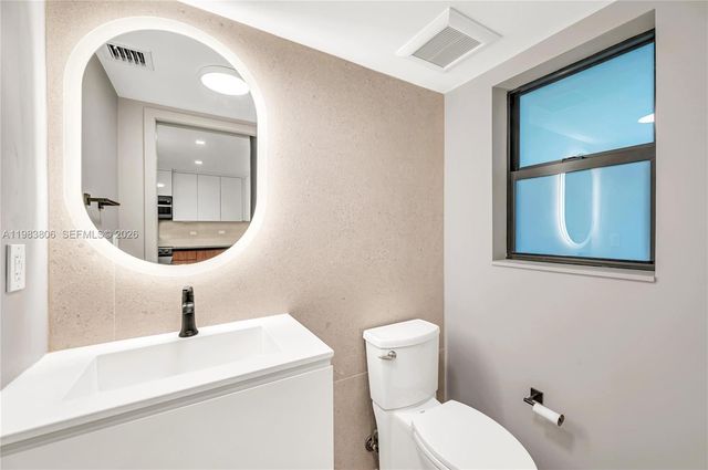 2211 NE 122nd St 2211, North Miami, FL 33181