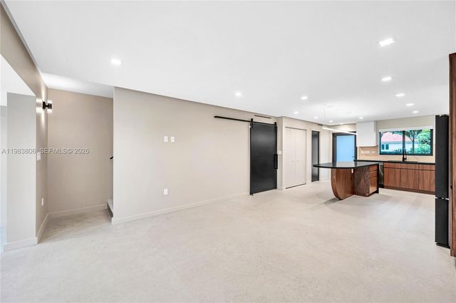 2211 NE 122nd St 2211, North Miami, FL 33181