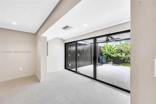 2211 NE 122nd St 2211, North Miami, FL 33181