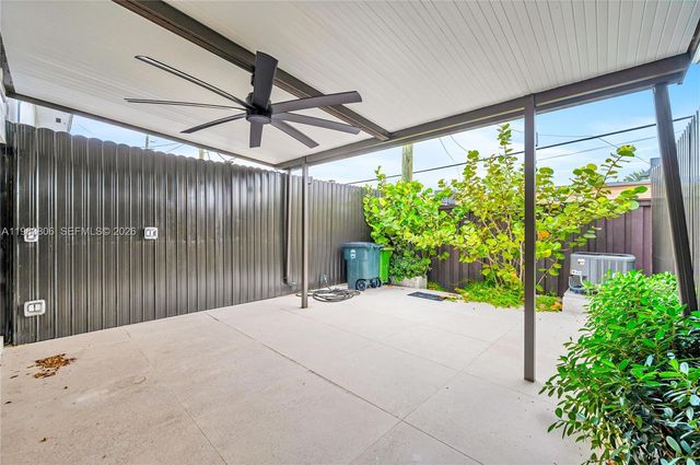 2211 NE 122nd St 2211, North Miami, FL 33181