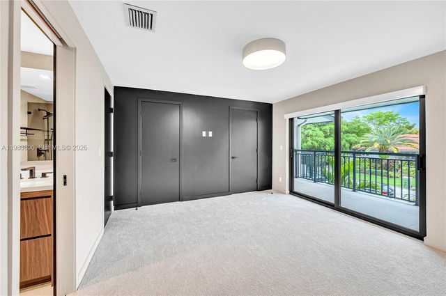 2211 NE 122nd St 2211, North Miami, FL 33181