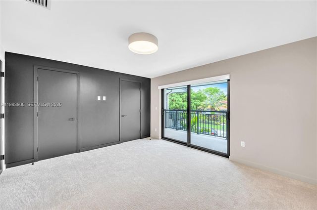 2211 NE 122nd St 2211, North Miami, FL 33181