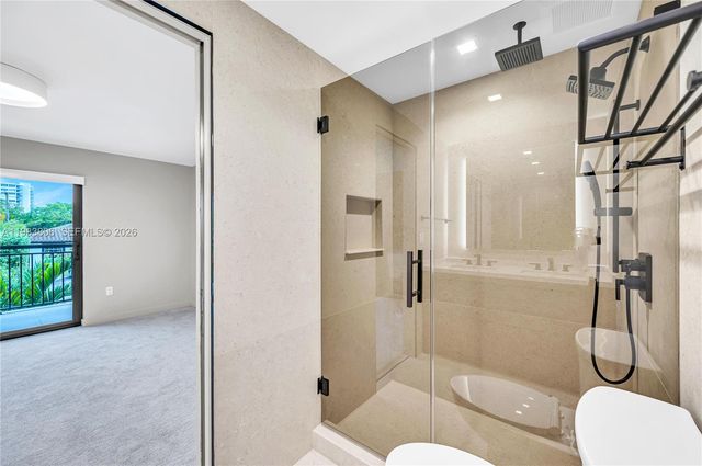 2211 NE 122nd St 2211, North Miami, FL 33181