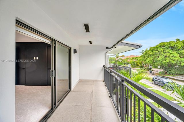 2211 NE 122nd St 2211, North Miami, FL 33181