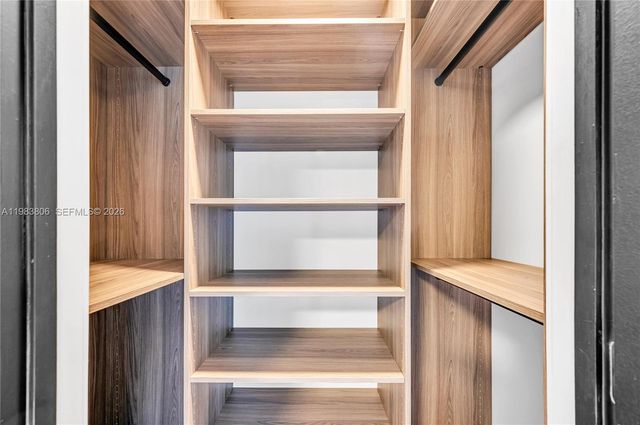 2211 NE 122nd St 2211, North Miami, FL 33181