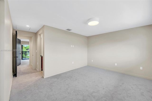 2211 NE 122nd St 2211, North Miami, FL 33181