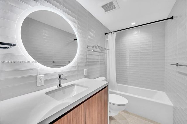 2211 NE 122nd St 2211, North Miami, FL 33181