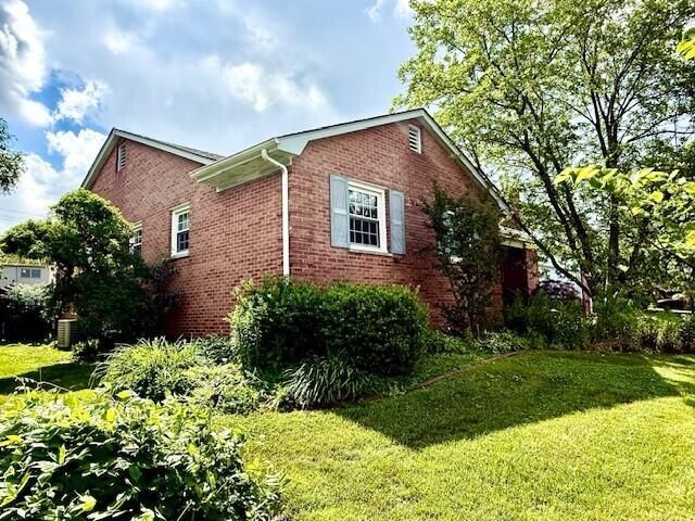 3304 Bellefonte Drive, Lexington, KY 40502
