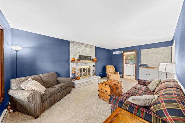 5110 S Woodridge LANE, New Berlin, WI 53146
