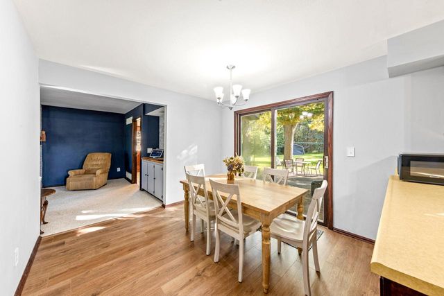5110 S Woodridge LANE, New Berlin, WI 53146