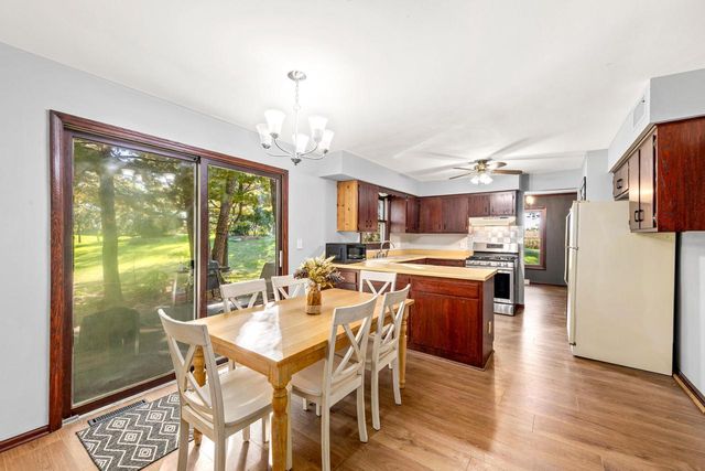5110 S Woodridge LANE, New Berlin, WI 53146