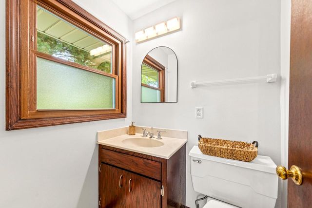 5110 S Woodridge LANE, New Berlin, WI 53146