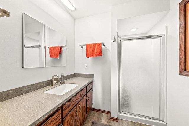 5110 S Woodridge LANE, New Berlin, WI 53146