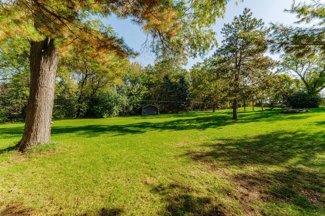 5110 S Woodridge LANE, New Berlin, WI 53146