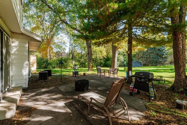 5110 S Woodridge LANE, New Berlin, WI 53146