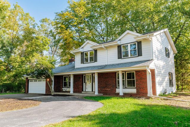 5110 S Woodridge LANE, New Berlin, WI 53146
