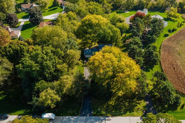 5110 S Woodridge LANE, New Berlin, WI 53146