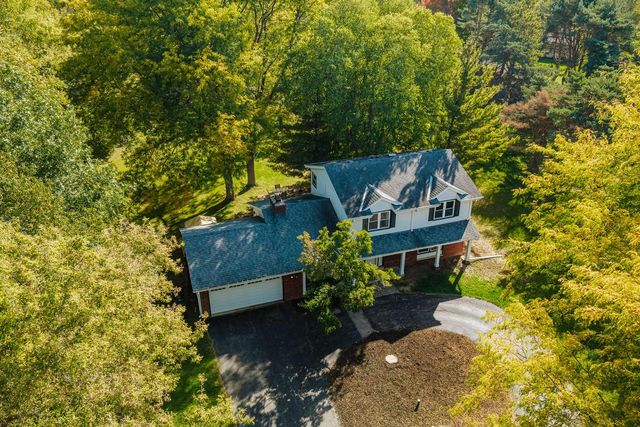 5110 S Woodridge LANE, New Berlin, WI 53146