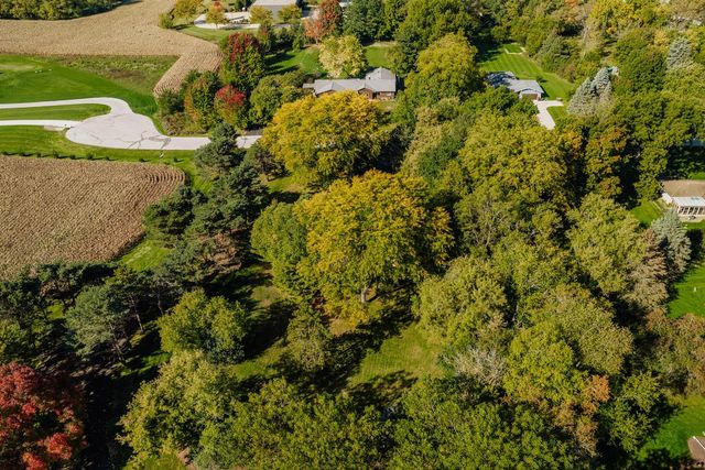 5110 S Woodridge LANE, New Berlin, WI 53146