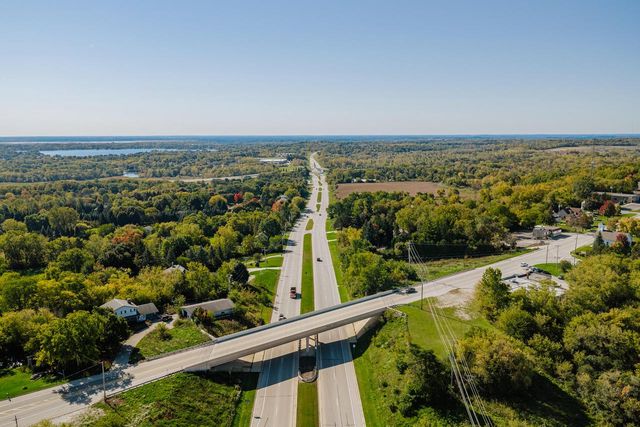 5110 S Woodridge LANE, New Berlin, WI 53146