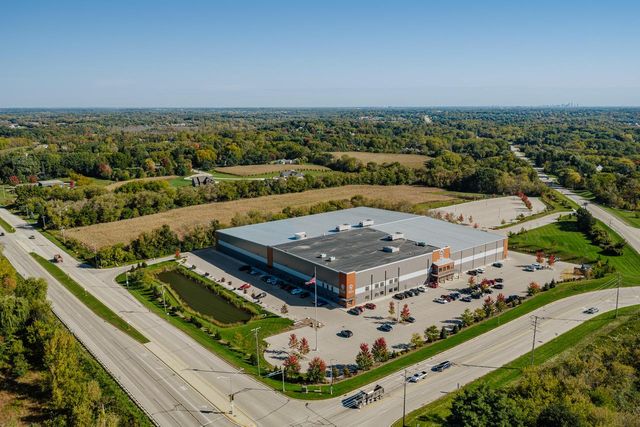 5110 S Woodridge LANE, New Berlin, WI 53146