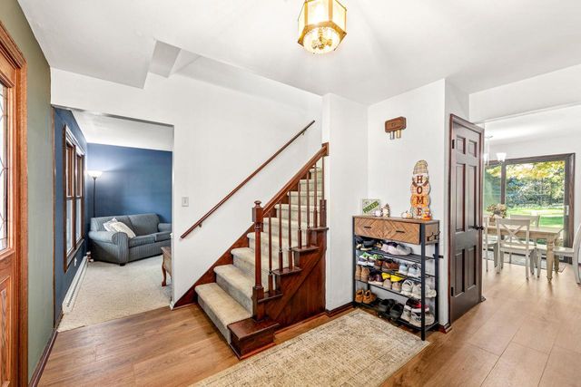 5110 S Woodridge LANE, New Berlin, WI 53146